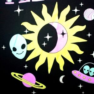 Wound Up Cosmic Feeling Graphic T-Shirt Black Juniors XL